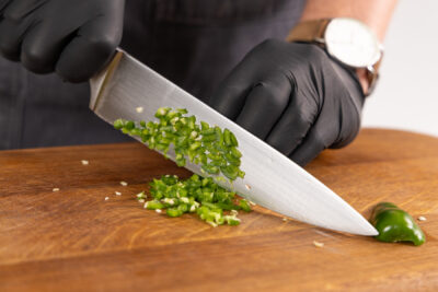 Jalapenos schneiden