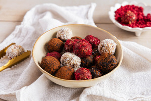 Dattel Aprikosen Energy Balls aus dem Thermomix®