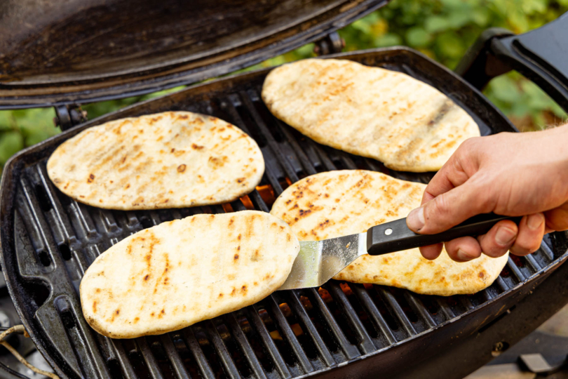 Brot auf dem Grill backen
