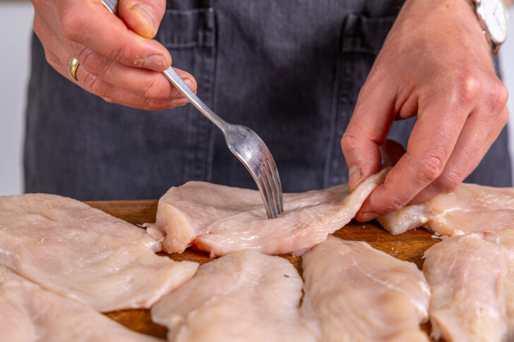 Fleisch mit Gabel einstechen