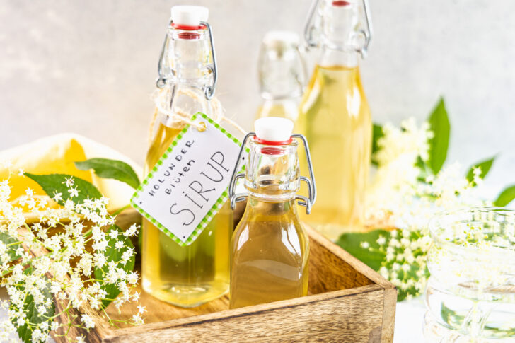 Holunderblütensirup warm ansetzen