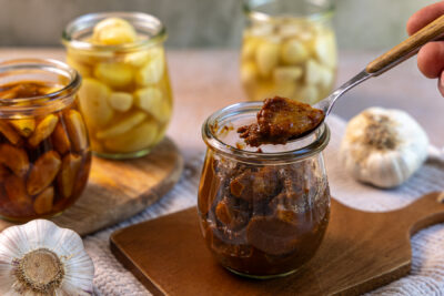 Knoblauch fermentieren mit Misopaste