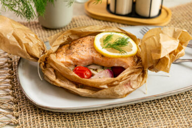 Lachs-Gemüse-Päckchen vom Grill