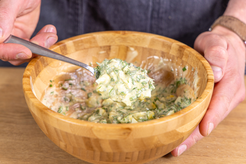 Sauce Tartare vermengen