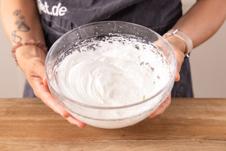 Eischnee in einer Schüssel