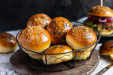 Weiche Burger Buns mit Trockenhefe
