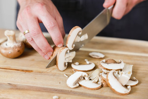 Champignons schneiden