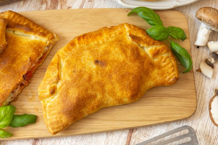 Calzone mit fertigem Pizzateig