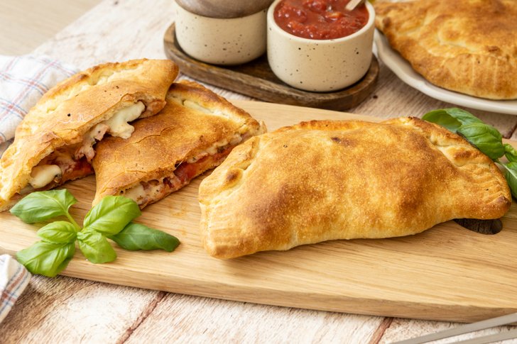 Calzone mit fertigem Pizzateig