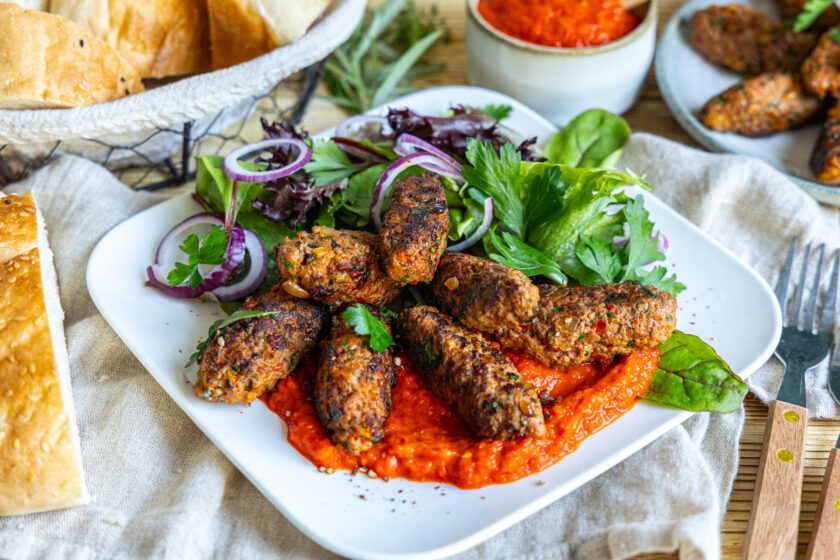 Cevapcici mit Ajvar