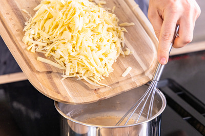geriebener Cheddar