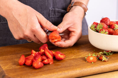 Erdbeeren schneiden