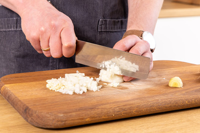 Zwiebel schneiden