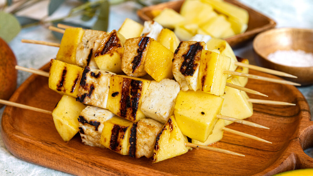 Halloumi-Mango-Spieße
