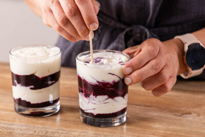 Heidelbeer Dessert marmorieren