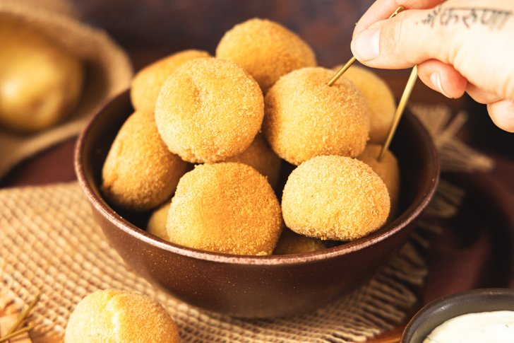 Knusprige Kartoffelbällchen frisch ausgebacken