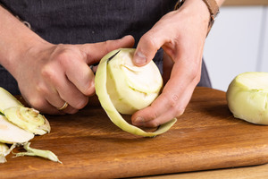 Kohlrabi schälen