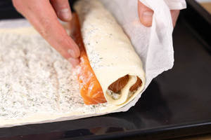 Lachs in Blätterteig wickeln