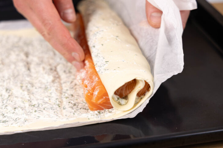 Lachs in Blätterteig wickeln