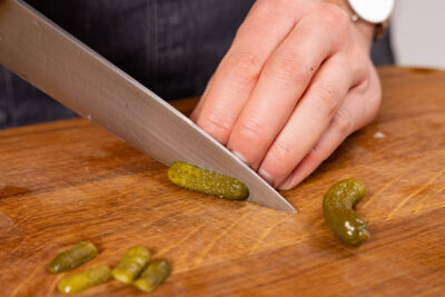 Cornichons schneiden