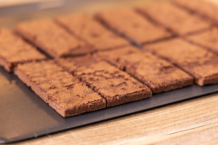 Milchschnitte selber machen: Teigdicke
