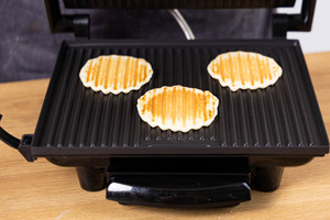 Pancakes im Kontaktgrill ausbacken