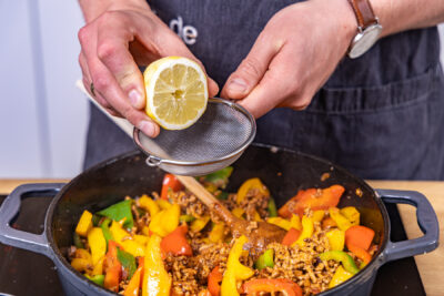 Zitrone pressen