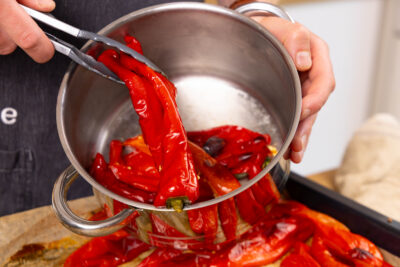 Paprika im Topf auskühlen lassen
