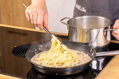 Pasta dazugeben