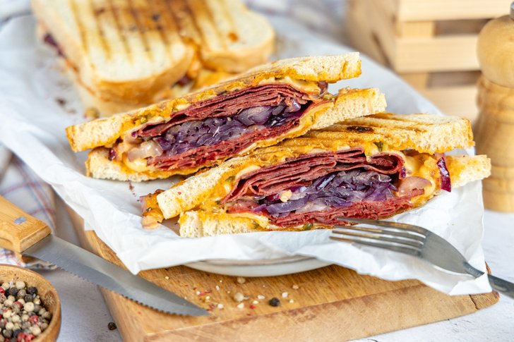 Pastrami Sandwich vom Kontaktgrill