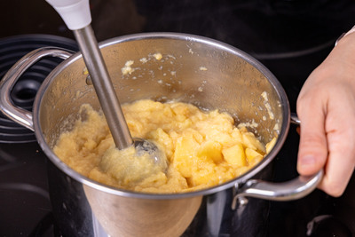 Quittenmarmelade pürieren