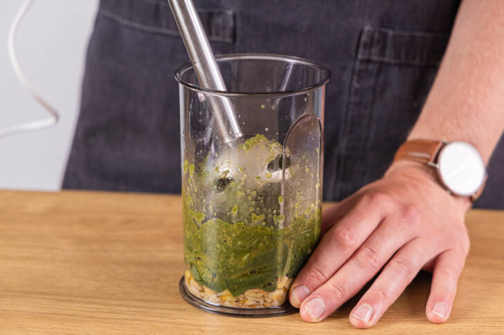 Salbeipesto pürieren