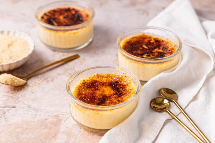 drei schnelle Crème brûlée im Glas