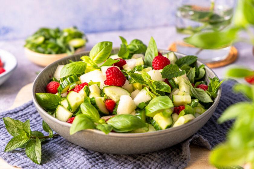 Sommersalat mit Melone und Gurke