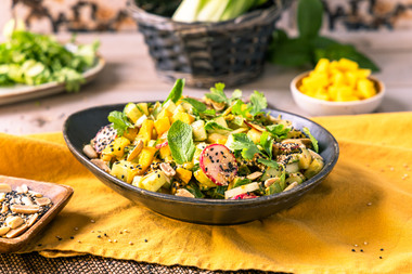 Thailändischer Mango-Gurkensalat