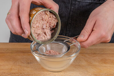 Thunfisch abgießen
