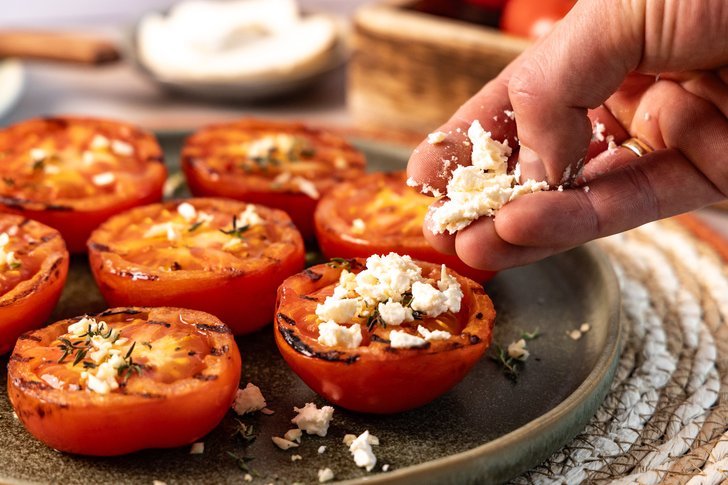 Gegrillte Tomaten mit Feta