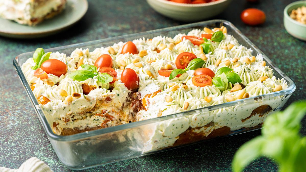 Tomaten Tiramisu mit Basilikum-Frischkäse-Creme