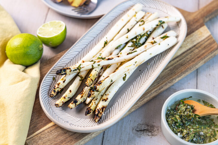 Weißen Spargel grillen