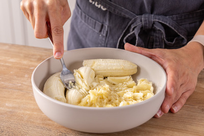Bananen zerdrücken