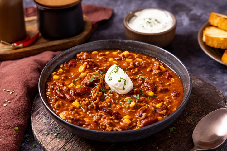 Chili con Carne mit Crème fraîche