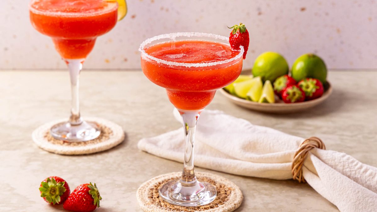 Erdbeer Margarita: Frozen Cocktail süß-sauer perfekt ausbalanciert