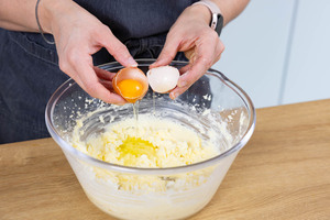 Eier unterheben