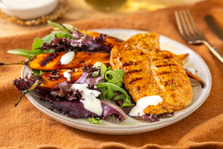 gegrillte Möhren mit Hähnchensteak vom Grill