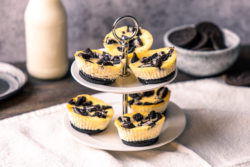 Oreo Cheesecake Muffins