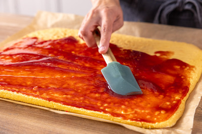 Marmelade ausstreichen