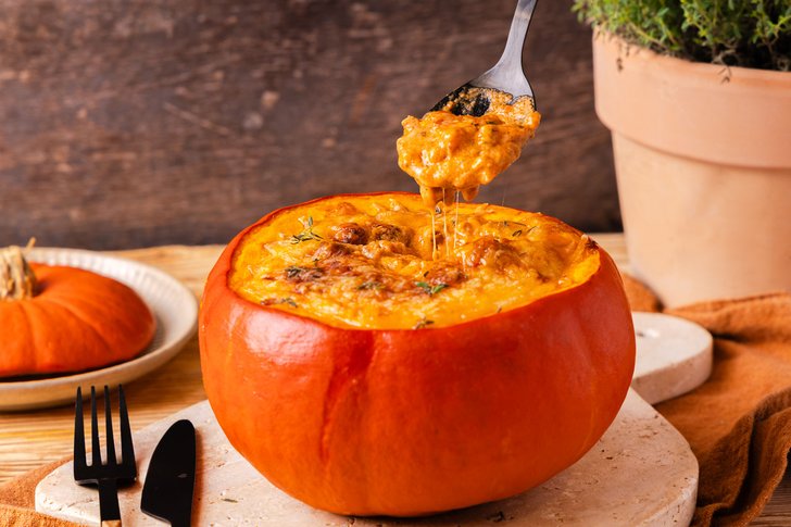 Gefüllter Kürbis mit Hackfleisch und Käse