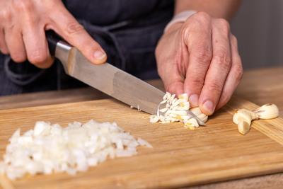 Knoblauch schneiden
