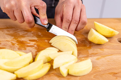 Äpfel in Spalten schneiden